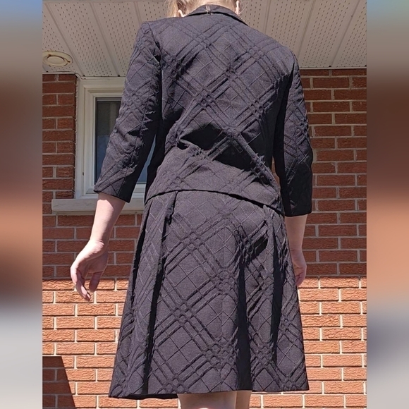 Talbot's 2 piece jacket and skirt set. Like new! Size 4. - Picture 6 of 14